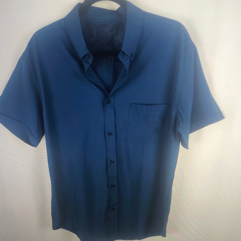 Men's Short-Sleeve Button-Up Shirt in Blue